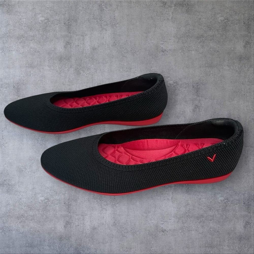 Vivaia Aria Walker  Lightweight Ballet Flat Shoes Womens 7.5 Black Ruby Red Trim - Picture 3 of 8